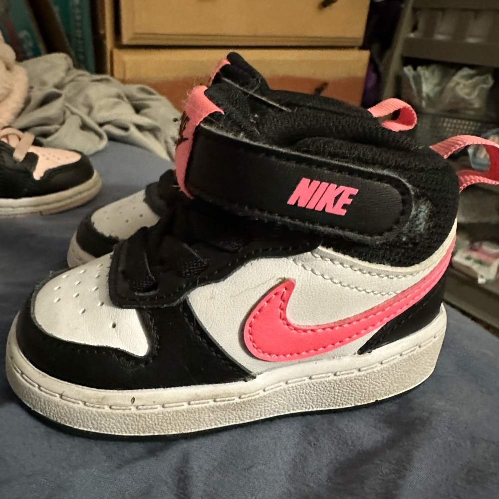 Size 4 infant Nike